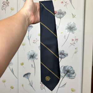 Beaujolais tie